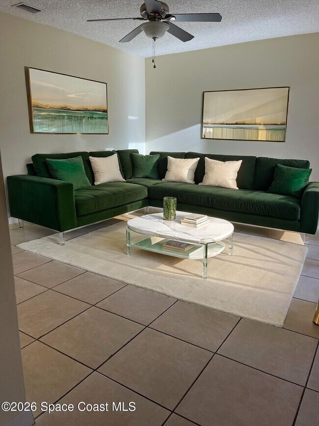 Foto del edificio - 1495 Malibu Cir NE