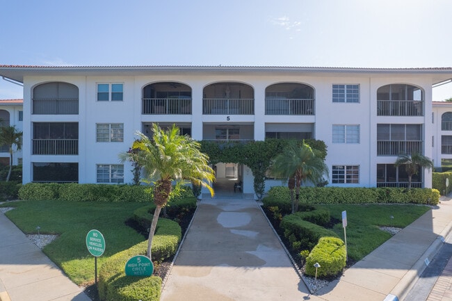 Building Photo - 5 High Point Cir W