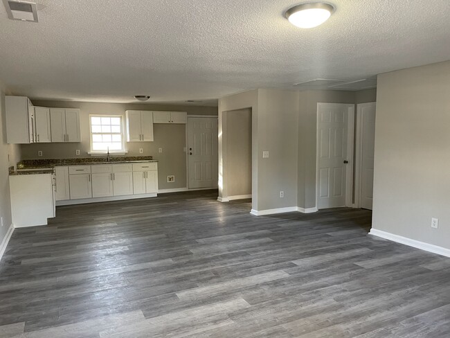 Building Photo - 714 Irene Ave