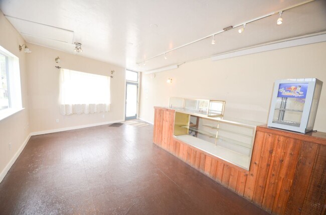Foto del edificio - Live/Work Space! Main St Alma!