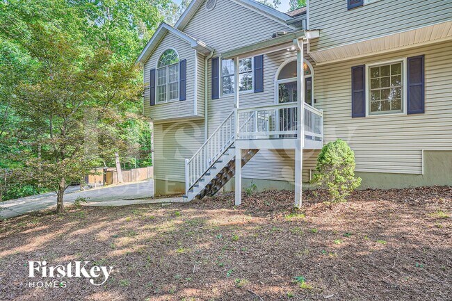 Foto del edificio - 6215 Little Ridge Rd