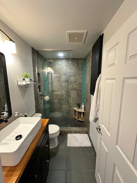 Building Photo - 3025 Umatilla St