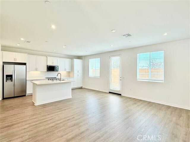 Foto del edificio - 16053 Montenegro Ln