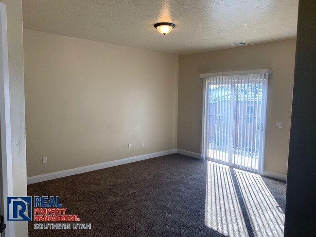 Foto del edificio - MILLCREEK SPRINGS TOWNHOME