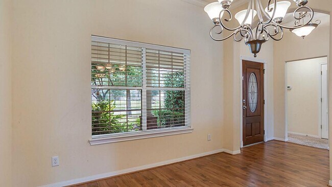 Building Photo - 806 Victoria Lakes Dr