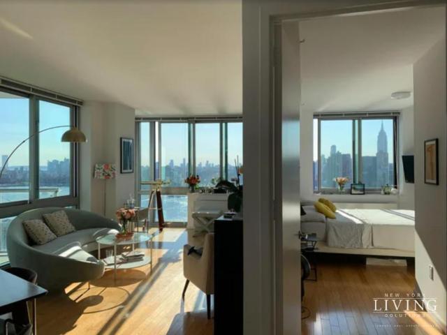 Foto del edificio - 2 bedroom in LONG ISLAND CITY NY 11109