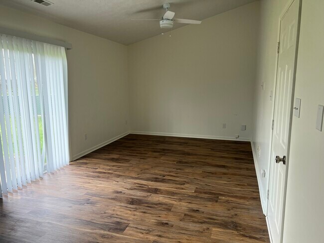 Comedor - 1486 Michigan Rd