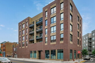 Building Photo - 680 N Milwaukee Ave