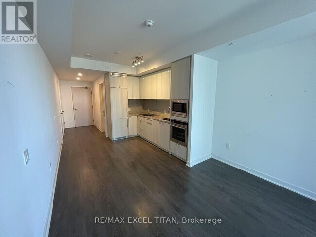 Building Photo - 115-3115 Blue Jays Way
