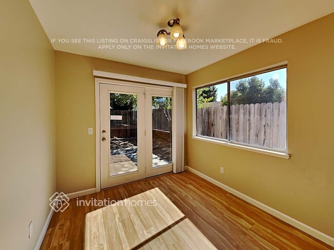 Building Photo - 137 Catalpa Ln