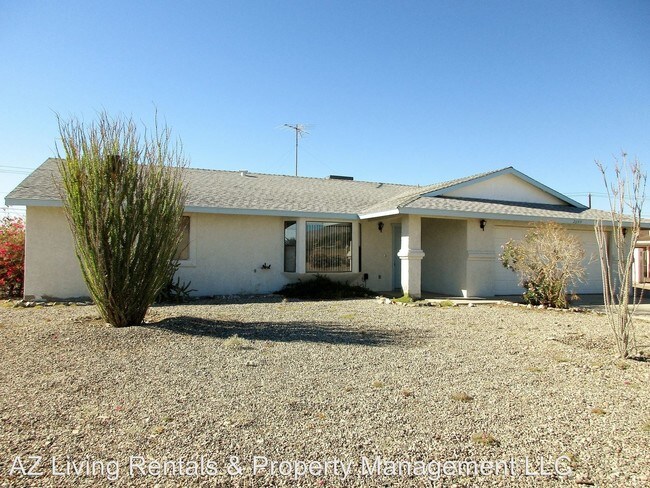 Foto del edificio - 2699 Smoketree Ave N