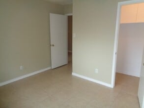 Building Photo - 14022 Greenway Dr