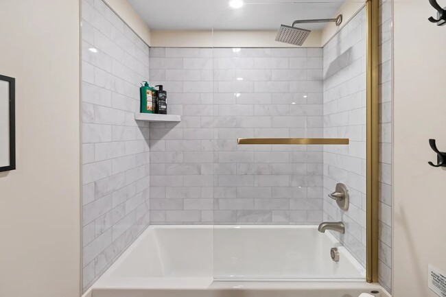 Building Photo - 513 Winola Rd