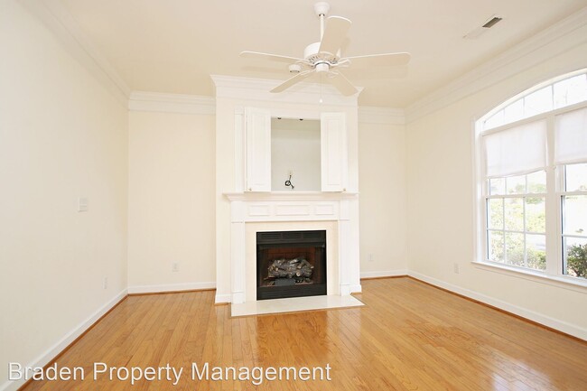 Building Photo - 3 br, 2.5 bath House - 1070 Bristlecone Lane