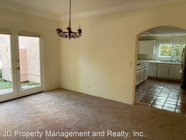Building Photo - 4 br, 3 bath House - 552 Sheffield Ave