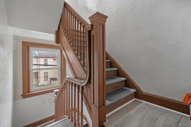 Photo - 512 S Millvale Ave Apartment