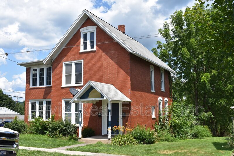 204 S Fairview St Unit APT. 1, Lock Haven, PA 17745 Condo for Rent in