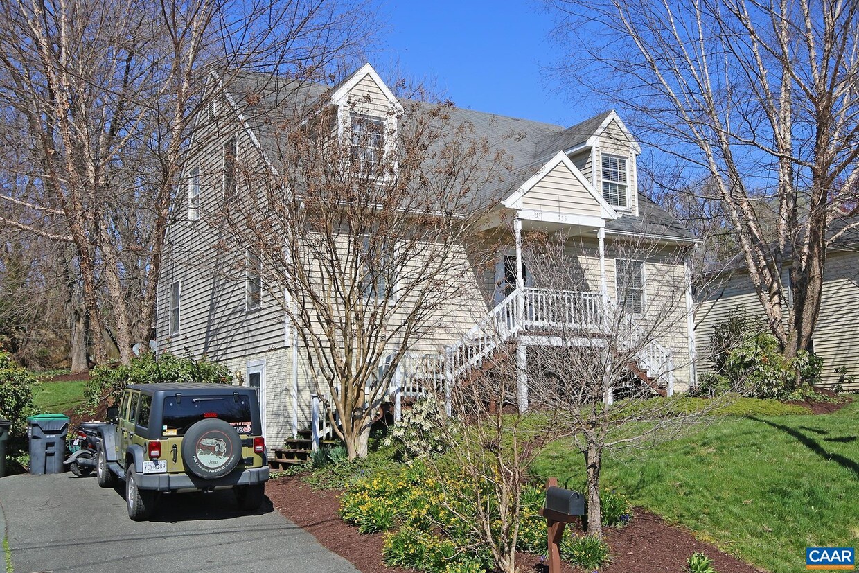 Primary Photo - 755 King St
