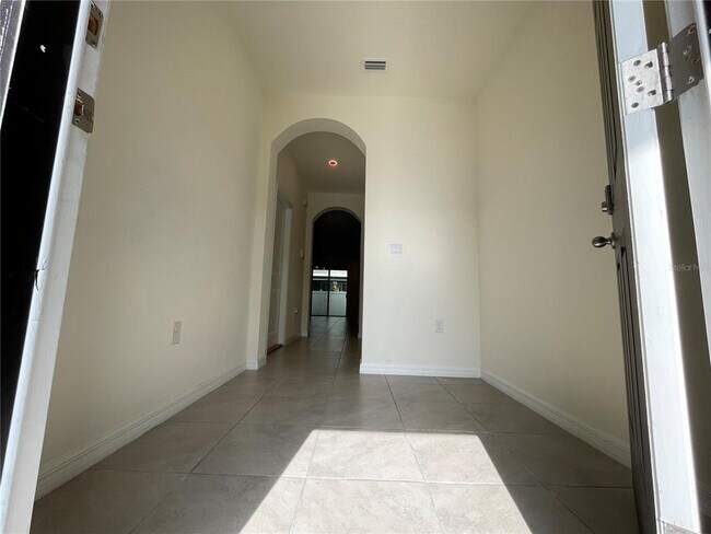 Building Photo - 2929 Suncoast Plains Dr