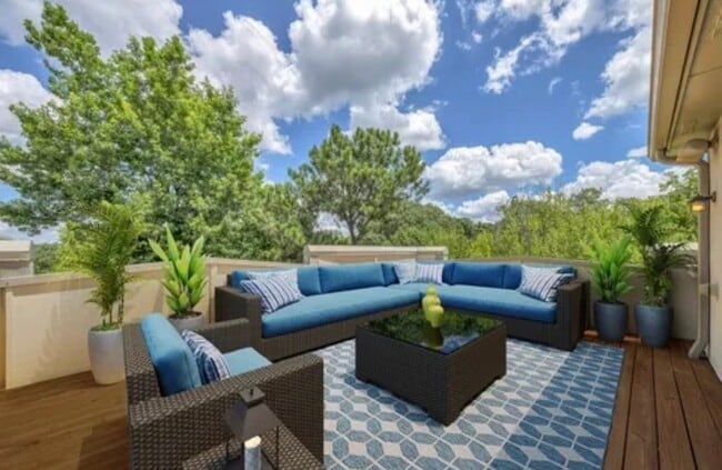 Building Photo - 1390 Dutch Valley Pl NE