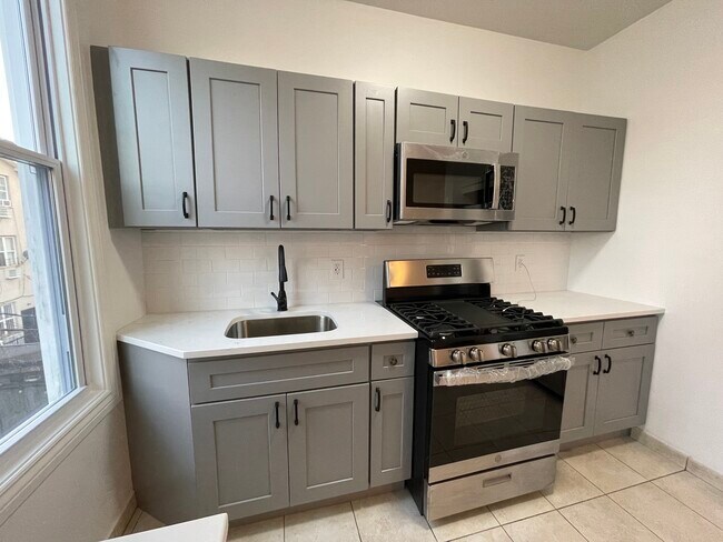 Kitchen - 12 Suydam St