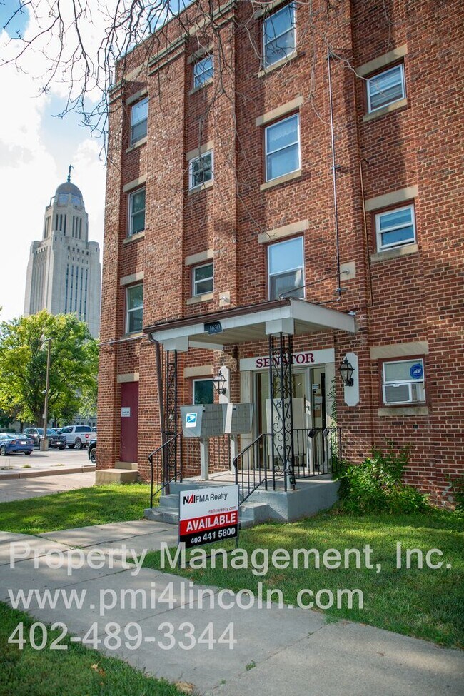 Building Photo - Remodeled, Furnished 1 Bedroom Apartment Available Now!