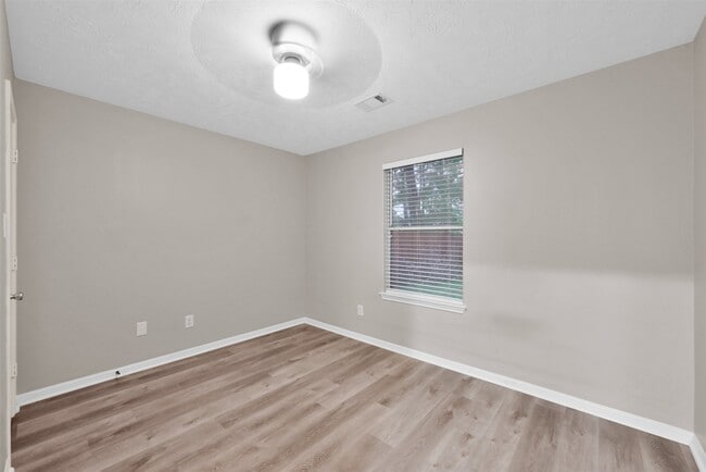 Building Photo - 16376 Sun View Ln