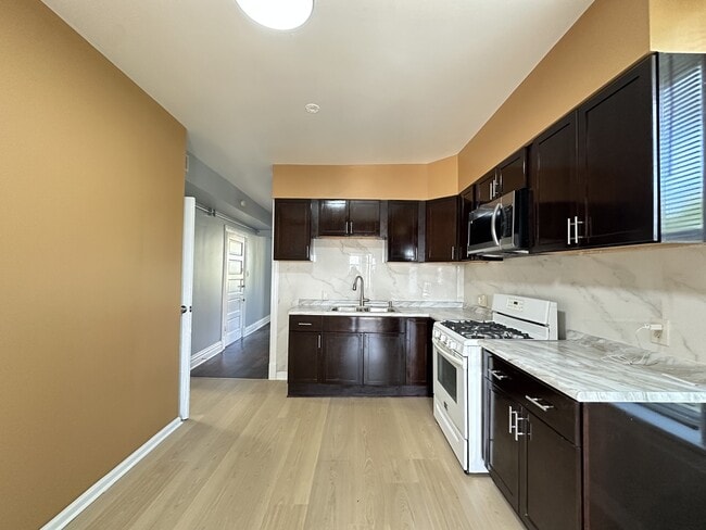Foto del edificio - 2713 W 16th St