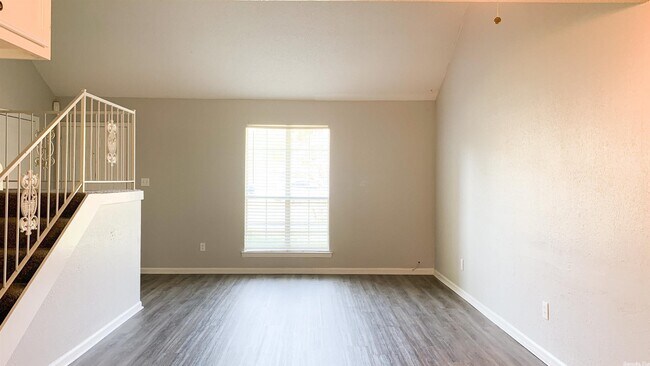 Building Photo - 7211 Stevenson Dr