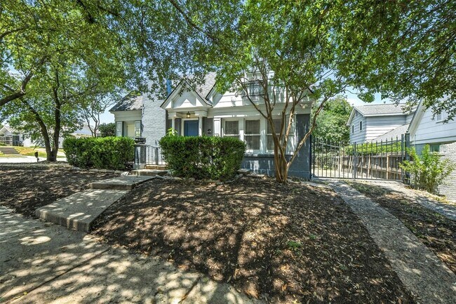 Foto del edificio - 4036 Dexter Ave