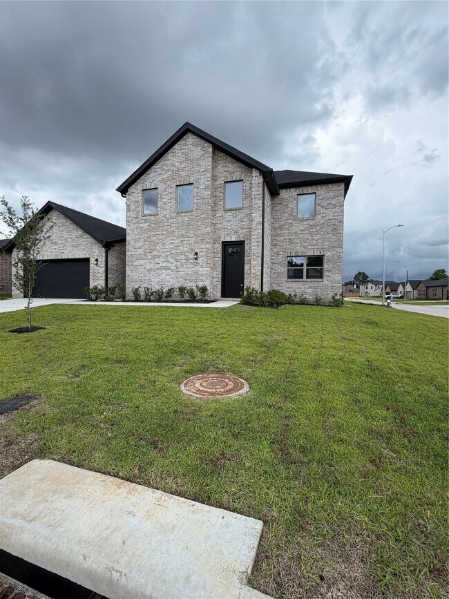 Building Photo - 2619 Piemonte Ave