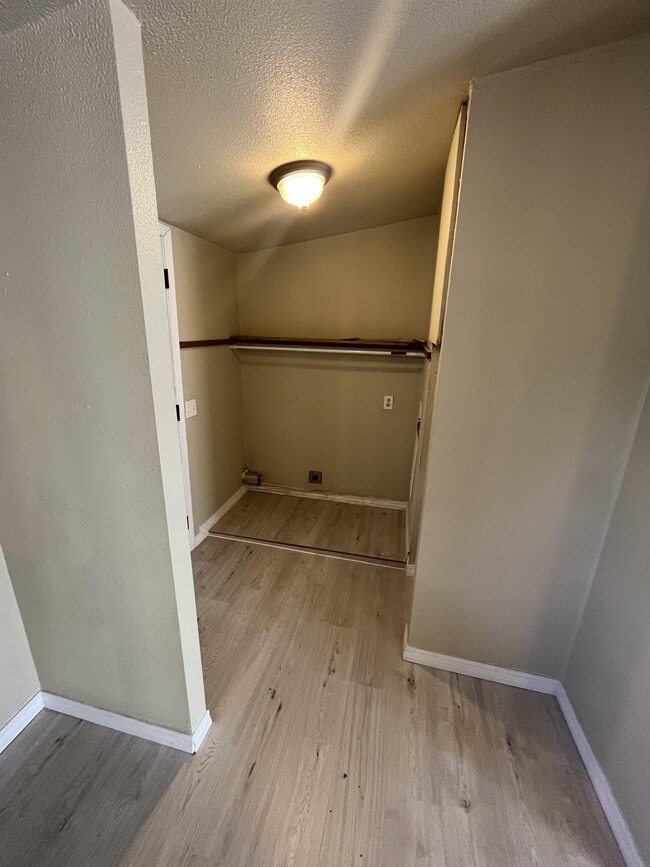 Building Photo - 17650 Cr 3645