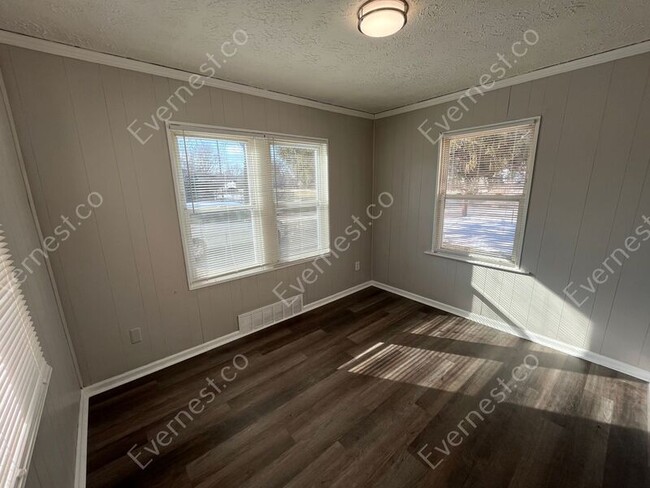 Building Photo - 7204 Prospect Ave