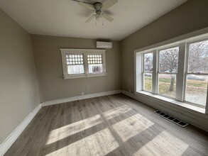 Building Photo - 14 E 6th Ave