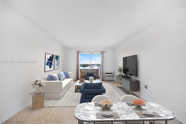 Foto del edificio - 7904 West Dr