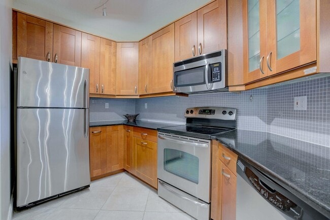 Photo - 500 Uno Lago Dr Apartment