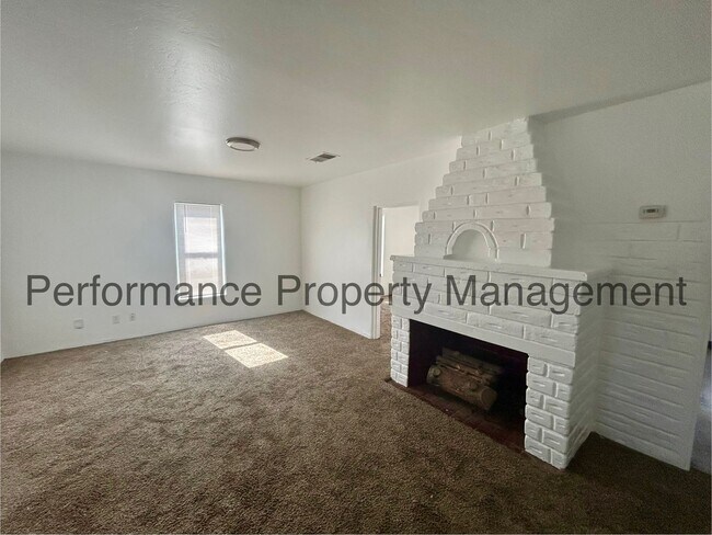 Foto del edificio - 604 Woodrow Ave