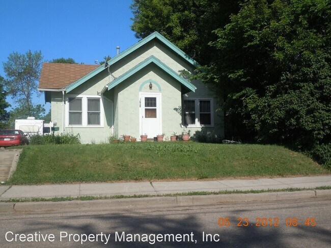 Building Photo - 3 br, 1 bath House - 701 - 1st St NW
