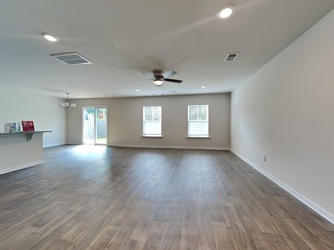 Building Photo - 420 Red Poll Wy