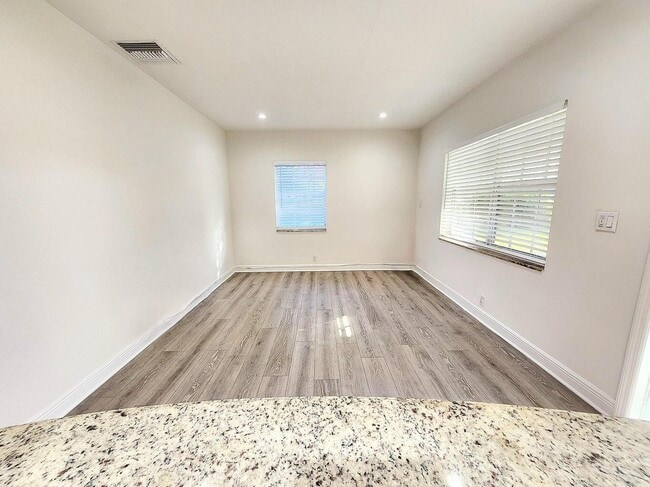 Foto del edificio - 1137 NE 9th Ave