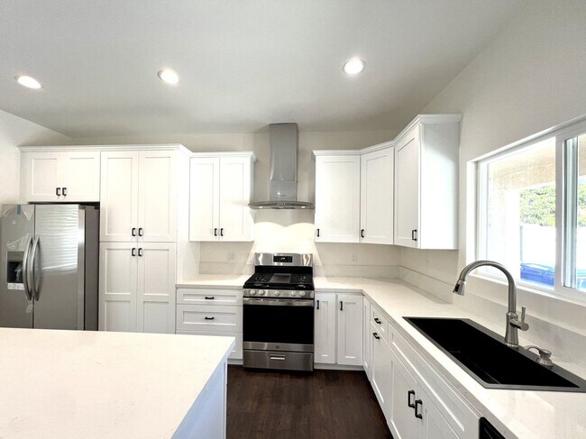 Foto del edificio - 309 E California St