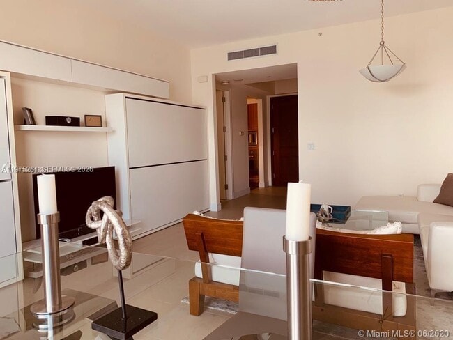 Foto del edificio - 1425 Brickell Ave