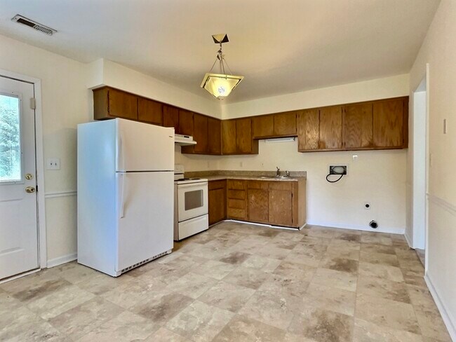 Building Photo - 101 Archdale Dr