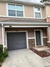 Building Photo - 13490 Essence Ct