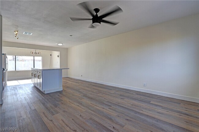 Building Photo - 6209 Bourbon Way