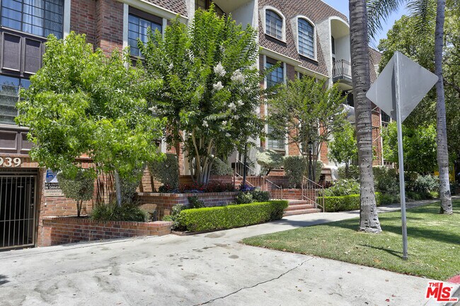 Foto del edificio - 11939 Gorham Ave