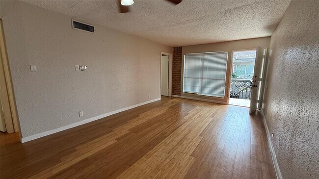 Building Photo - 710 Colquitt St