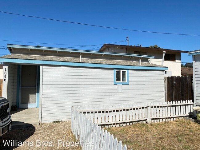 Building Photo - 1 br, 1 bath House - 135 N. Pacific #C