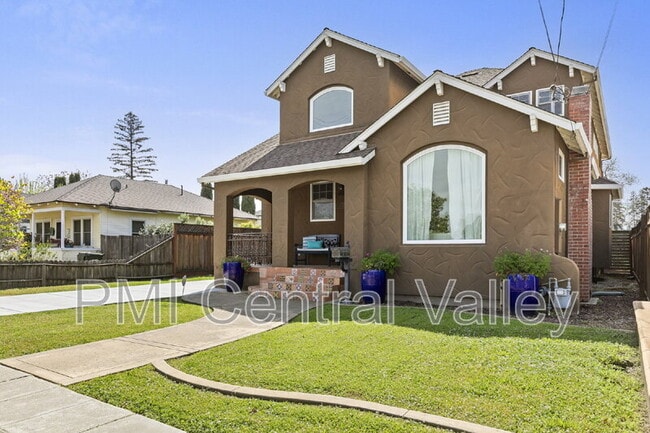Building Photo - 2391 Palm Ave