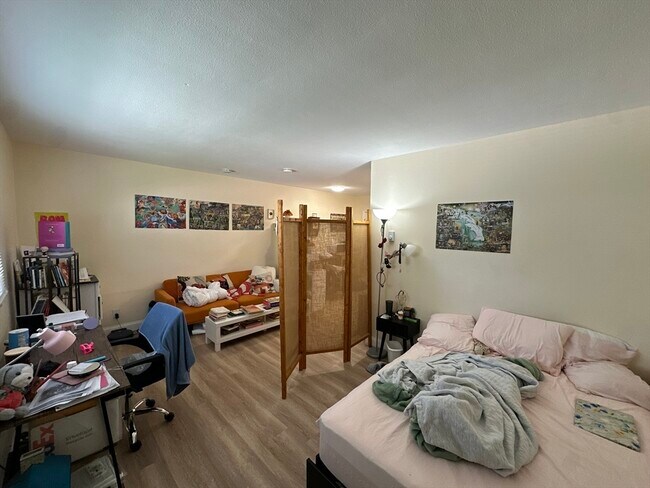 Foto del edificio - 720 Bennington St